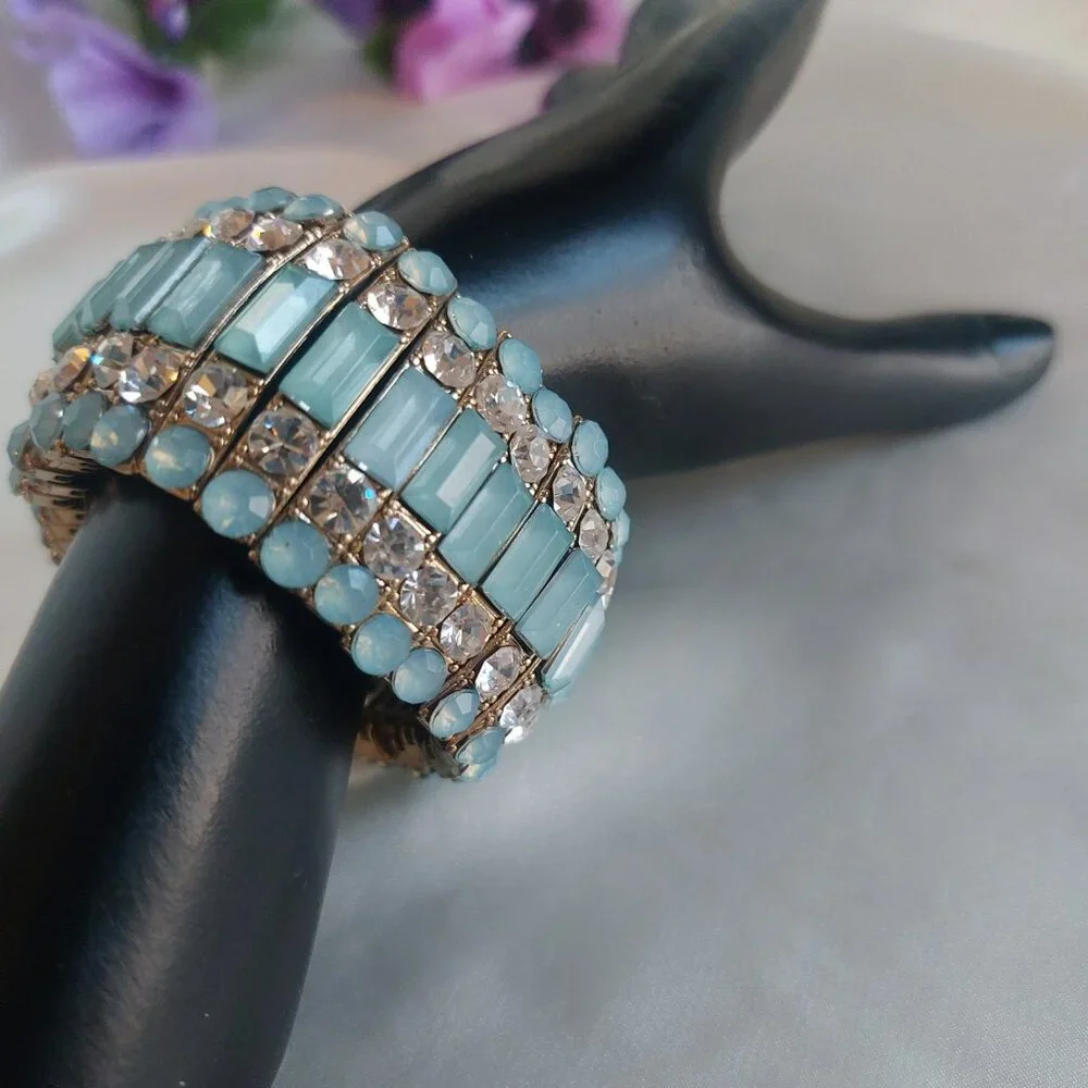 Turquoise Crystal Stretch Bracelet - Brand Unspecified - Picture 1 of 7